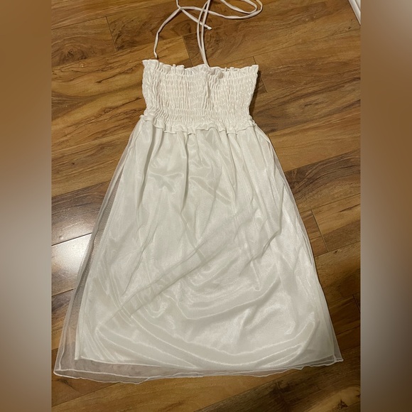 Bundle 4 summer Dresses 🌸 - Picture 4 of 11